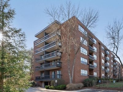 210 Nahanton St APT 522