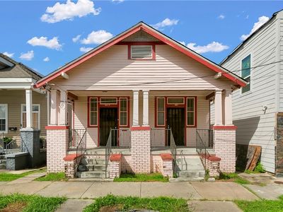 8217-19 Apple St