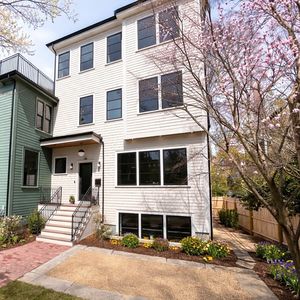 18 Clinton St #A