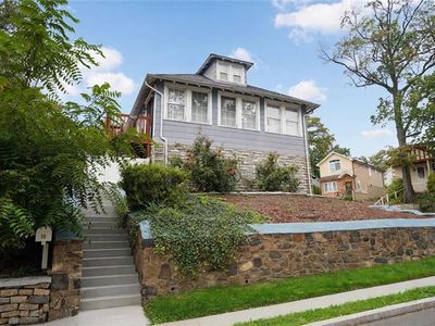 230 Lindenwood Rd
