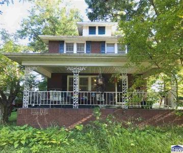 203 Hudson Ave