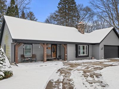 W220N2612 Maplewood LANE