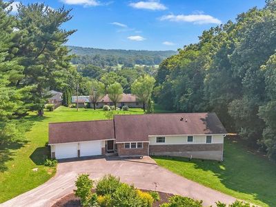 1744 Parkview Dr