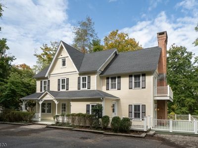 42 Academy St