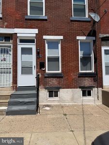 1817 E Madison St