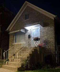 836 N Harding Ave