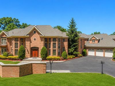 250 Oyster Bay Road