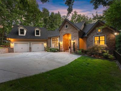 746 Plum Ln