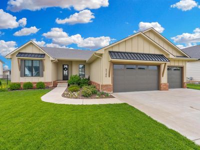 3140 N Pine Grove Cir