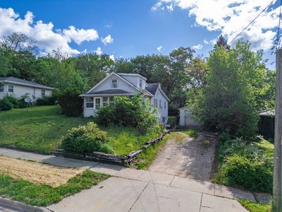 727 Logan St