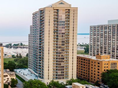 1660 North Prospect AVENUE #404