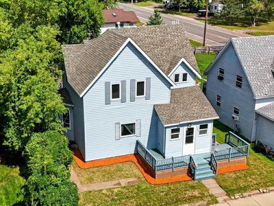 106 Lark St