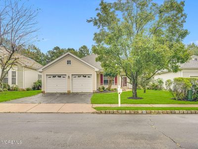 19 Goldenedge Way