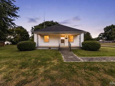 Property at 206 S Main Cross St, Bowling Green, MO