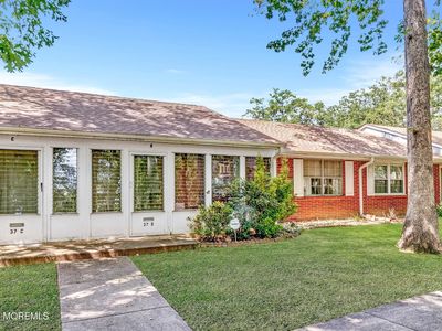 37D Cambridge Court #100