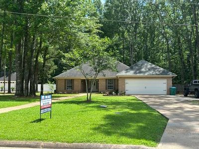 Property at 1185 Stonebridge Dr, Grenada, MS