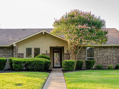 1507 Barclay Dr