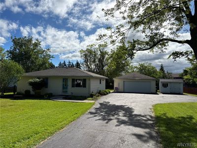 Property at 3777 Wolf Rd, Orchard Park, NY
