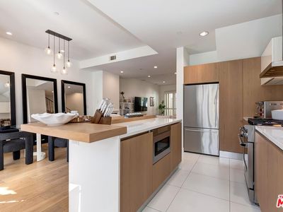 841 Westmount Dr APT 116