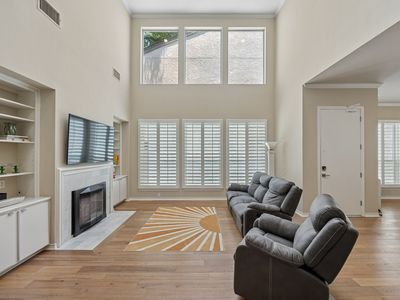 Property at 6353 Southpoint Dr, Dallas, TX