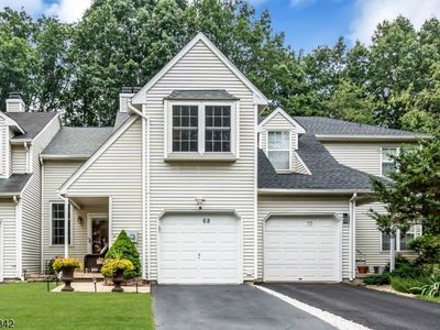 68 Delaware Ln