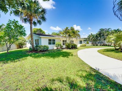 1582 NW Palm Lake Dr