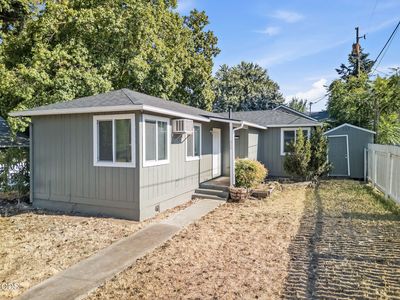 Property at 858 E 9th St, Medford, OR