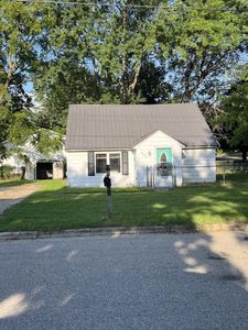 221 Hillcrest Ave