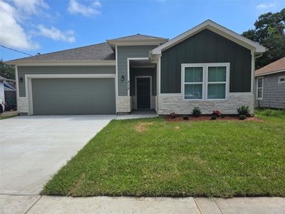 213 Adoue Ave