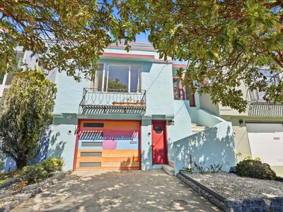 2626 Wawona St