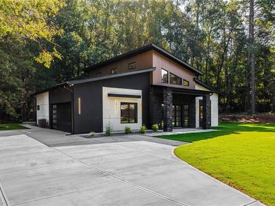 670 Loganville Hwy