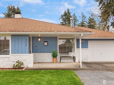 908 Lynnwood Avenue NE