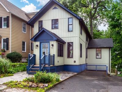 42 St Johns Ave