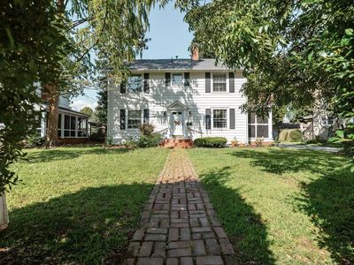 40 Pear Ave