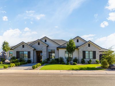 2764 E Moorland Dr