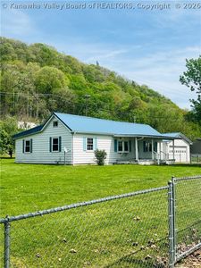 Property at 338 Davis Dr, Poca, WV
