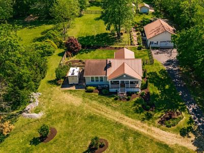 8909 Highway 100