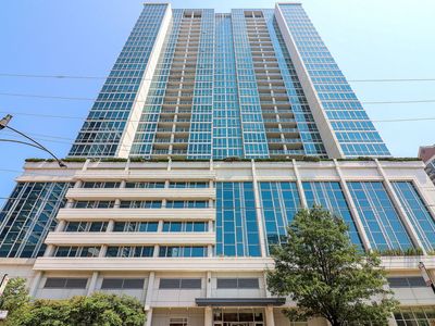 1629 S Prairie Ave #2405