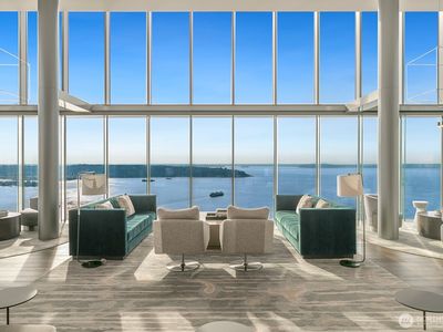 121 Stewart Street #1502