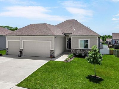 903 NW Crestwood Dr