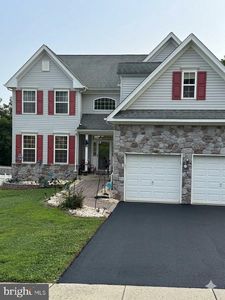 Property at 702 Carriage Cir, Upper Chichester, PA
