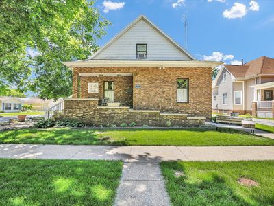 Property at 12 S Walnut St, Villa Grove, IL
