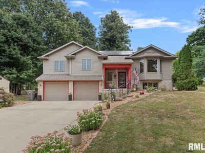 18 Lake Shore Dr