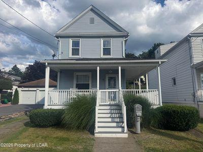 40 Rose Ave