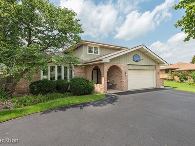9S434 Allison Ct