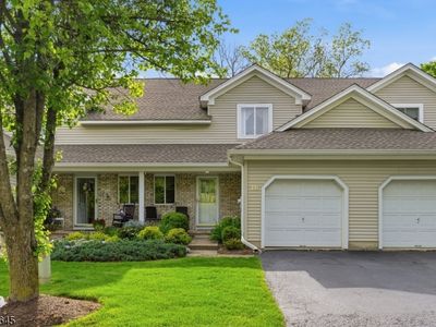 16 Pale Star Ct