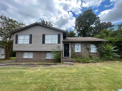 823 Country View Dr