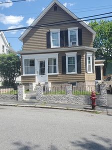 35 Farmland Rd