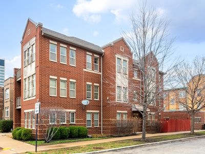 16 W 36th St #3