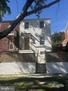 749 Adrian St SE